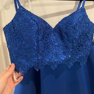 Beautiful two piece sapphire Alyce Paris prom dress size 00